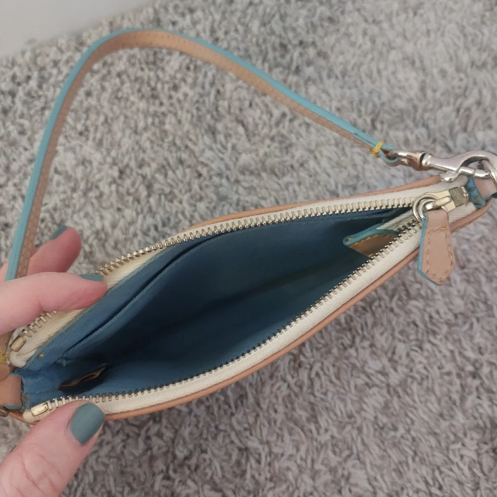 NEW Dooney & Bourke runDisney Marathon Running Wallet - Disney Wristlet - Picture 7 of 8